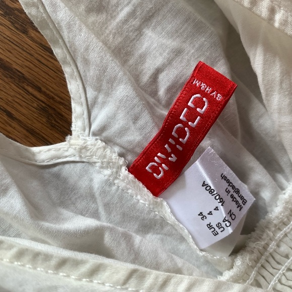 Flowy White Dress - Picture 2 of 2